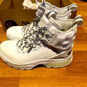 Nike ACG Zoom Gaiadome Gore-Tex 9.5 men’s 11 wmns